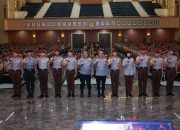 Kadivhumas Berikan Pin Brivet Kepada 10 Taruna Akpol Dengan Nilai Sertifikasi Kehumasan Terbaik