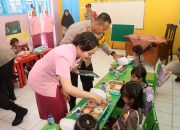 Cerianya Siswa TK Kemala Bhayangkari 42 Kota Kediri Mendapat Makan Bergizi Gratis