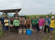 Babinsa Desa Ngrendeng Dampingi Mantri Tani Sosialisasi Insektisida Organik Anggota Poktan Ngudi Tirto