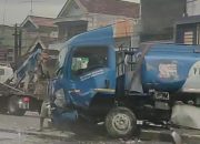 Truk tangki bermuatan solar terguling di jalan Babat – Lamongan tepatnya depan pasar Sumlaran Kecamatan Sukodadi Kabupaten Lamongan