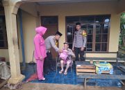 Bhakti Sosial Polri di Bulan Ramadhan, Polsek Lemahsugih Salurkan Paket Sembako Untuk Warga Kurang Mampu