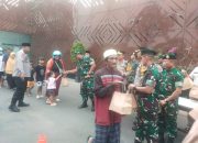 Wujud Sinergitas TNI-POLRI, Kodim Ngawi dan Polres Ngawi Berbagi Takjil Kepada Warga Masyarakat