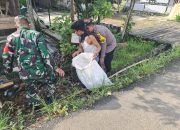 Sinergi TNI, Polri Gotong Royong Bersihkan Desa Teluk Masjid dari Sarang Nyamuk