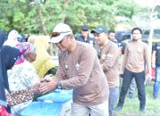 Sambut Hari Bhayangkara ke-79, Kapolda Jatim Safari Kamtibmas Salurkan Bansos untuk Warga Pesisir Situbondo