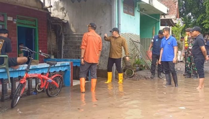 Polres Jombang Kirim Paket Sembako untuk Warga Terdampak Banjir di Kademangan