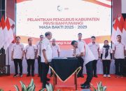 Kapolda Jatim Lantik Pengurus PBVSI Banyuwangi Masa Bhakti Tahun 2025-2029