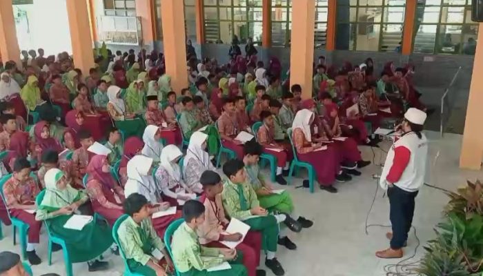 MPLS SMPN 4 Magetan: Bupati LIRA Sosialisasikan Bahaya Judi Online, Narkoba, Game, dan Pergaulan Bebas Sejak Dini