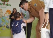 Mas Dhito Antar Anak di Hari Pertama Masuk Sekolah