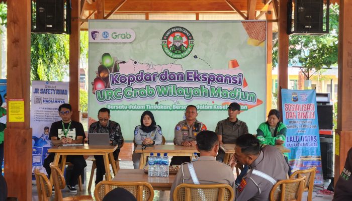 Sambangi Ojol di Joglo Kutho Miring, Polres Madiun Kota Sosialisasikan Operasi Patuh Semeru 2025