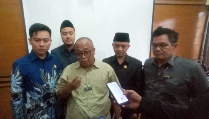 Aliansi BEM Se-kabupaten Majalengka Mengelar Audensi Ke Komisi II DPRD Majalengka Terkait Mandeknya Forum CSR