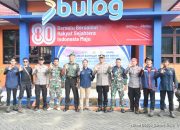 TNI, Polri, dan Bulog Bersinergi Salurkan Bantuan Pangan ke Desa Terpencil