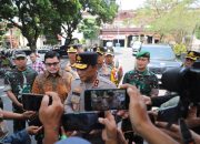 Kapolda Jatim Tinjau Titik Kerusakan di Kediri Raya, Himbau Masyarakat Turut Jaga Kamtibmas