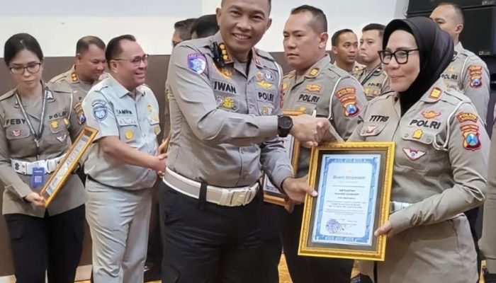 Berhasil Ungkap Kasus Tabrak Lari, Satlantas Polres Sumenep Terima Penghargaan dari Polda Jatim