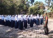 Babinsa Wungu Beri Pembekalan Wasbang dan Anti-Perundungan kepada Siswa MTs Istiqomah