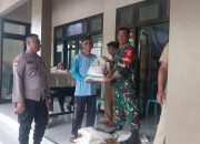 Pastikan Tepat Sasaran, Babinsa Bakur Dampingi Penyaluran Bantuan Pangan.