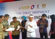 Gubernur Jawa Barat Dedi Mulyadi Melepaskan Ekspor Perdana Sepatu On Cloud Running Yang Diproduksi PT Home Well Indonesia di Kawasan KIEM