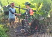 Babinsa Wungu Bantu Pengairan Sawah Warga untuk Jaga Produktivitas Tanaman Padi