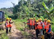 TNI Bantu Percepatan Penerangan Desa Atiran dan Batu Perahu