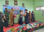 Babinsa Paron dan Bhabinkamtibmas Hadiri Wisuda Sekolah Lansia Tangguh 