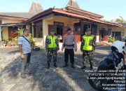 Anggota Koramil Ngawi Kota Bersama Bhabinkamtibmas Amankan Ibadah Awal Tahun 2026 di GKJW