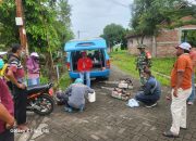 Basmi Sarang Nyamuk, Babinsa Kwadungan Bersama Petugas Kesehatan Lakukan Fogging 