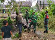 Babinsa Koramil Geneng Dampingi Dansub Zibang Ngawi Tinjau Rencana Pembangunan Jembatan Antar Desa