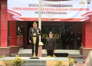 Polres Probolinggo Gelar Upacara Penganugerahan Tanda Kehormatan Satyalencana Pengabdian