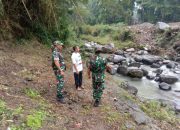 Kasdim 0805/Ngawi Bersama Tim Teknis Pusziad Tinjau Pembangunan Jembatan Garuda di Desa Mendiro