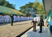 TNI Masuk Sekolah, Danramil 1002-02/BAU Pimpin Upacara di MTsN 7 HST