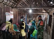 Peduli Kesehatan Warga, Babinsa Koramil Paron dan Bhabinkamtibmas Dampingi Petugas Puskesmas