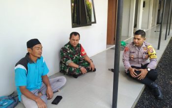 Jaga Kamtibmas, Bhabinkamtibmas Polsek Cijeruk Polres Bogor Bersama Babinsa Gelar Patroli Sambang