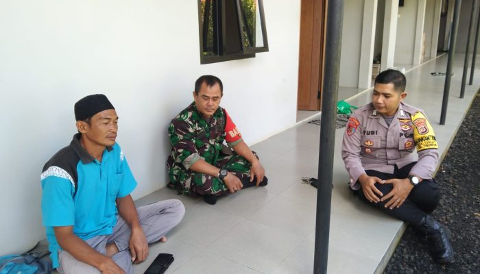 Jaga Kamtibmas, Bhabinkamtibmas Polsek Cijeruk Polres Bogor Bersama Babinsa Gelar Patroli Sambang
