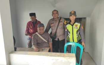 Jalin Kedekatan, Bhabinkamtibmas Polsek Cijeruk Polres Bogor Sambangi Warga Desa Binaan