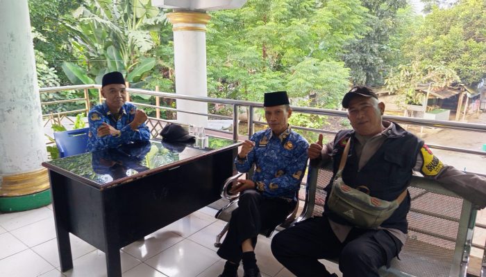 Berikan Himbauan, Bhabinkamtibmas Polsek Cijeruk Polres Bogor Ajak Warga Aktif Jaga Kamtibmas