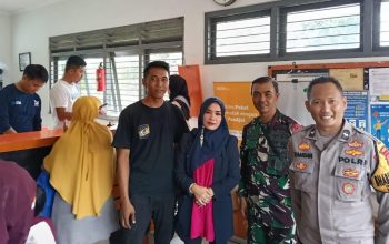 Bhabinkamtibmas Polsek Cijeruk Polres Bogor Bersama Babinsa Sambangi Warga Berikan Himbauan