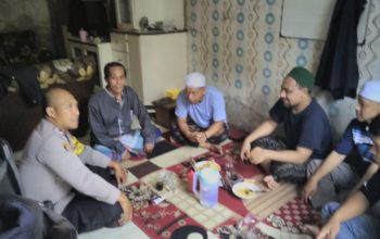 Berikan Himbauan, Bhabinkamtibmas Polsek Cijeruk Polres Bogor Ajak Warga Aktif Jaga Kamtibmas