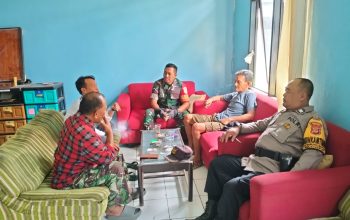 Gelar Patroli Bersama, Polsek Cijeruk Polres Bogor Bersama Babinsa Sambangi Warga Berikan Himbauan