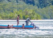 Aksi Heroik Anak Kampung Sisir Warnai TMMD ke-127 Kodim 1804/Kaimana