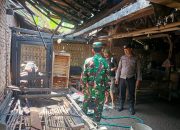 Babinsa Koramil Paron dan Bhabinkamtibmas Gerak Cepat Tangani Kebakaran Rumah Warga