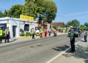 Babinsa Koramil Padas Bersama Petugas Gabungan Laksanakan Pengamanan Lebaran 2026 di Kedungprahu