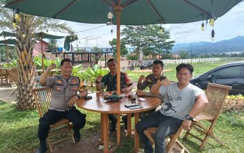 Sambangi Warga, Bhabinkamtibmas Polsek Cijeruk Polres Bogor Sampaikan Pesan Kamtibmas