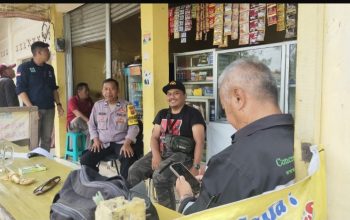 Patroli Dialogis, Bhabinkamtibmas Polsek Cisarua Polres Bogor Lakukan Sambang Warga
