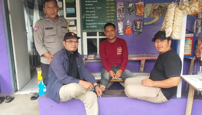 Bhabinkamtibmas Polsek Cisarua Polres Bogor Sambangi Warga, Sampaikan Pesan Kamtibmas
