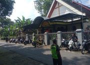 Babinsa Posramil Gerih Amankan Perayaan Paskah di Gereja Santo Antonius Widodaren