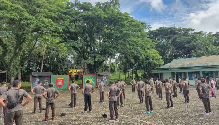 Jaga Kebugaran, Anggota Kodim 1002/HST Laksanakan Senam Pagi Usai Apel