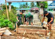 Babinsa Koramil 1002-03/Haruyan Hadiri Gotong Royong Pembangunan Rumah Layak Huni Warga