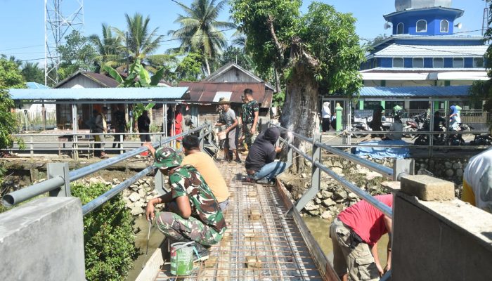 Pembangunan Jembatan Garuda Capai 50 Persen, TNI dan Warga Kebut Pengerjaan