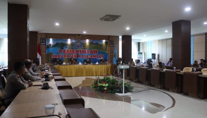 Persiapan Kunjungan RI 2 ke Raja Ampat, Pemerintah dan Forkopimda Gelar Rapat Koordinasi Bersama Gubernur