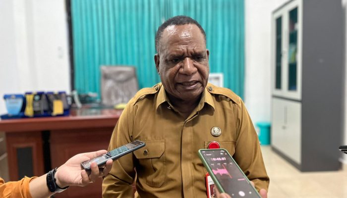 Setelah 8 Bulan Terhenti, Disdukcapil Kota Sorong Kembali Layani Cetak KTP-el