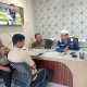 Sambangi Tokoh Masyarakat, Bhabinkamtibmas Polsek Indramayu Perkuat Komunikasi demi Kondusivitas Wilayah